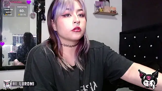 Snapshot of Iluromi chatting on 02-27-26, 03:12 Iluromi online show from 02-27-26, 03:12