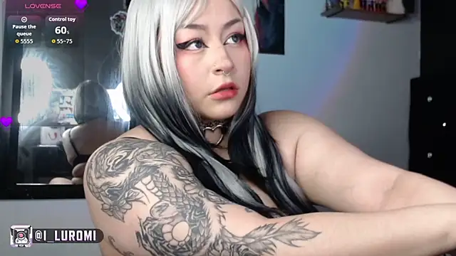 Iluromi online show from 05-15-26, 02:59