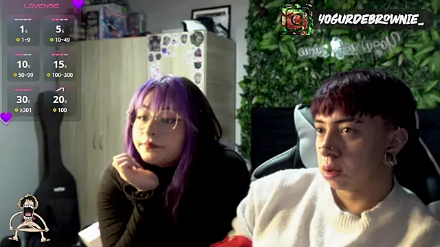 Snapshot of Iluromi chatting on 02-05-26, 03:30 Iluromi online show from 02-05-26, 03:30