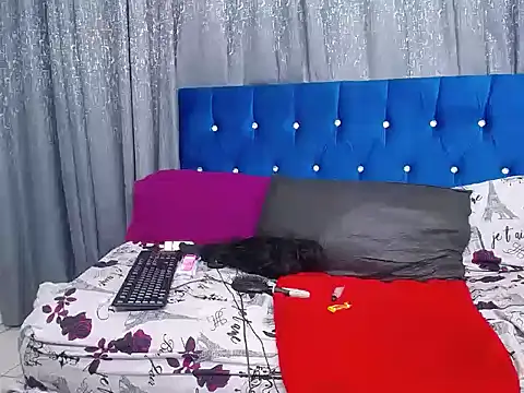 Snapshot of BustyBMWx chatting on 11-20-25, 12:11 BustyBMWx online show from 11-20-25, 12:11