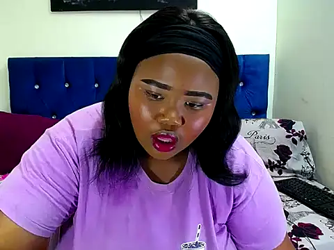 Snapshot of BustyBMWx chatting on 11-30-25, 04:30 BustyBMWx online show from 11-30-25, 04:30