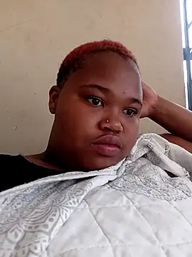 Snapshot of BustyBMWx chatting on 11-01-25, 01:38 BustyBMWx online show from 11-01-25, 01:38