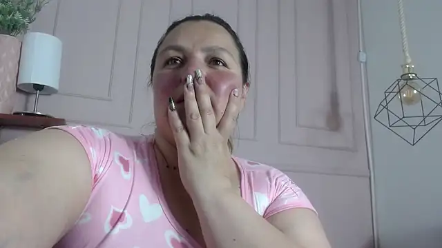 Snapshot of SweetRouse__ chatting on 10-09-25, 01:44 SweetRouse online show from 10-09-25, 01:44