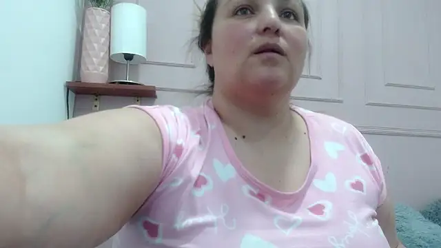 Snapshot of SweetRouse__ chatting on 10-05-25, 03:47 SweetRouse online show from 10-05-25, 03:47