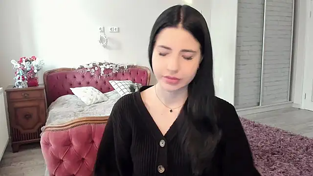 Malibu J online show from 12-17-25, 07:02