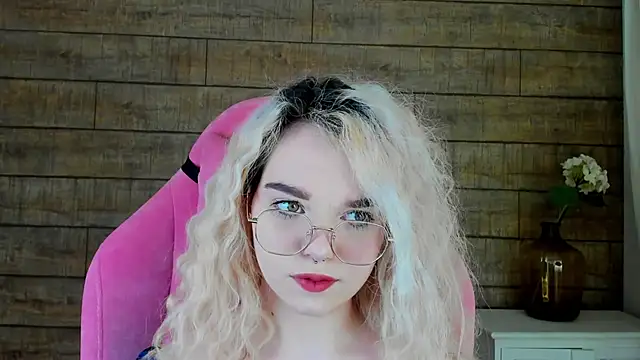 AnnaDelon online show from 10-17-25, 04:05