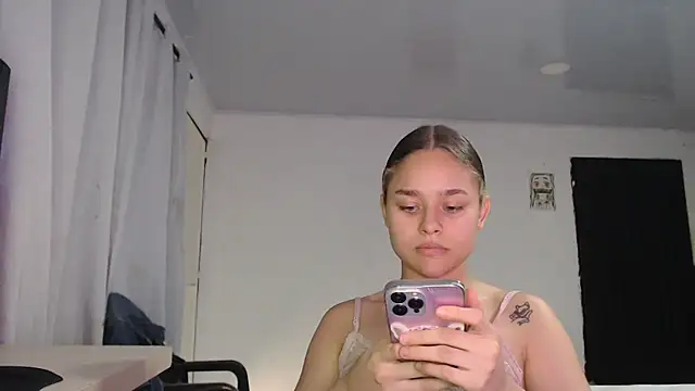 LittleCheerry69 online show from 03-04-26, 07:32