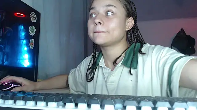 LittleCheerry69 online show from 11-28-25, 03:45