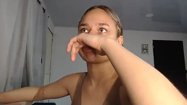 LittleCheerry69 online show from 02-21-26, 04:09