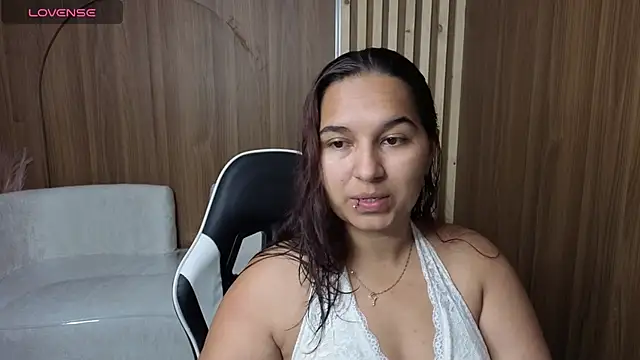 Snapshot of Saraah_Tx chatting on 10-03-25, 02:37 Saraah Tx online show from 10-03-25, 02:37