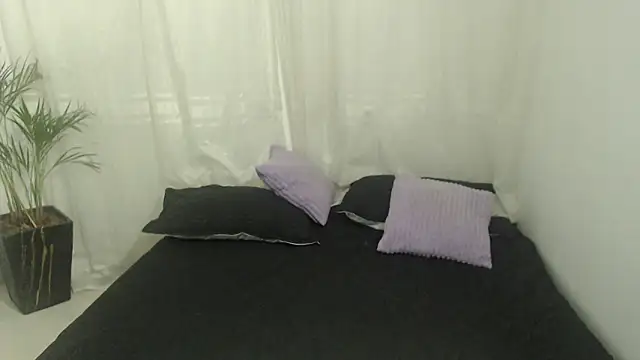 Snapshot of power_love_lemon chatting on 09-30-25, 12:22 power love lemon online show from 09-30-25, 12:22