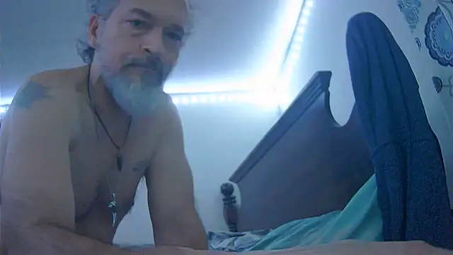 HippieDad333 online show from 12-18-25, 05:23