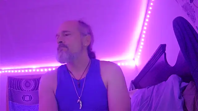 HippieDad333 online show from 12-17-25, 12:04