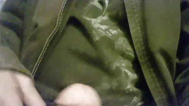 Snapshot of HippieDad333 chatting on 10-02-25, 10:35 HippieDad333 online show from 10-02-25, 10:35