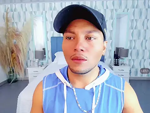 Max Rivers online show from 10-19-25, 07:16