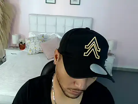 Max Rivers online show from 10-11-25, 12:17