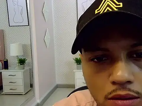 Max Rivers online show from 10-04-25, 07:15