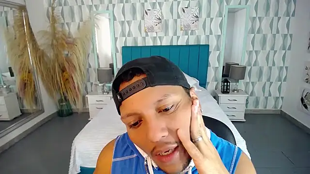 Max Rivers online show from 10-20-25, 07:14