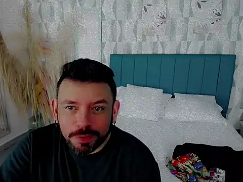 Max Rivers online show from 10-13-25, 06:48