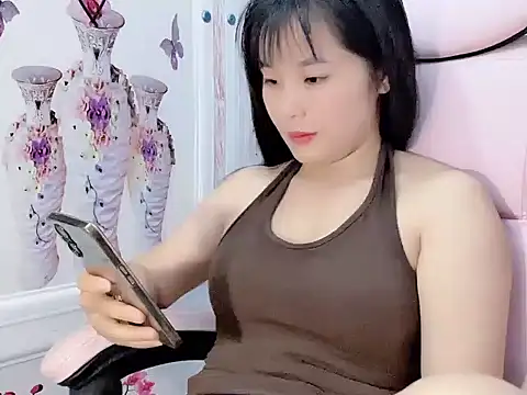 Snapshot of Lie_liee chatting on 07-23-26, 09:06 Lie liee online show from 07-23-26, 09:06