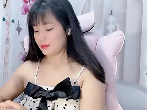 Snapshot of Lie_liee chatting on 07-16-26, 12:40 Lie liee online show from 07-16-26, 12:40
