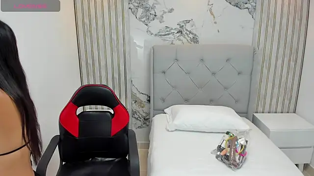 Snapshot of SAMANTHABENET chatting on 02-20-26, 08:00 SAMANTHABENET online show from 02-20-26, 08:00