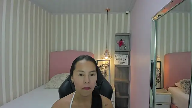 Snapshot of SAMANTHABENET chatting on 11-06-25, 07:18 SAMANTHABENET online show from 11-06-25, 07:18