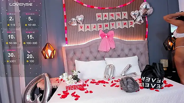 Snapshot of Tiffany__charm_ chatting on 02-15-26, 03:40 Tiffany charm online show from 02-15-26, 03:40