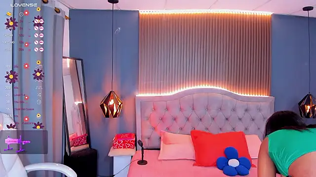 Tiffany  charm  online show from 03-07-26, 03:46