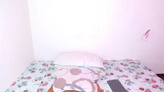 lorenacapelli online show from 11-11-25, 12:22