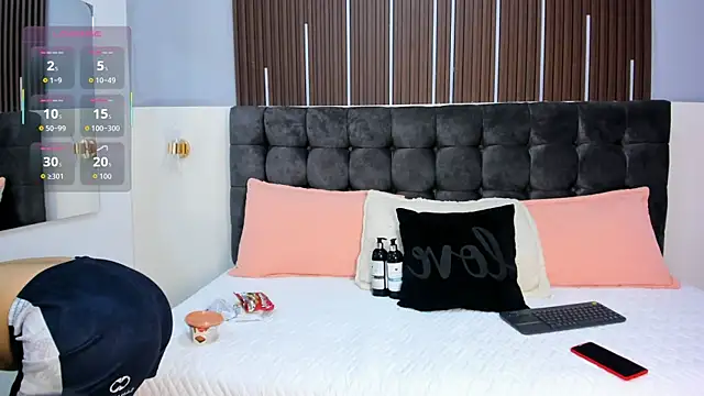 Snapshot of Nathaly__Rosse chatting on 10-22-25, 05:18 Nathaly Rosse online show from 10-22-25, 05:18