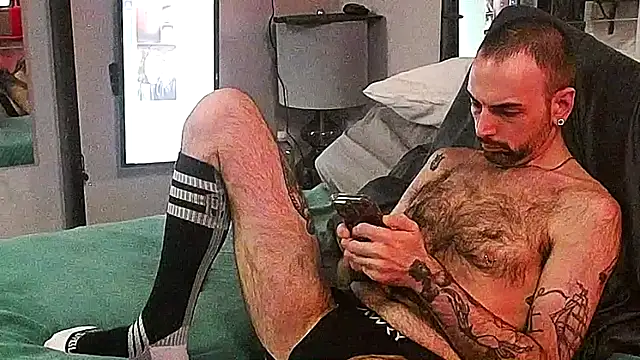 hungbot online show from 12-18-25, 08:08