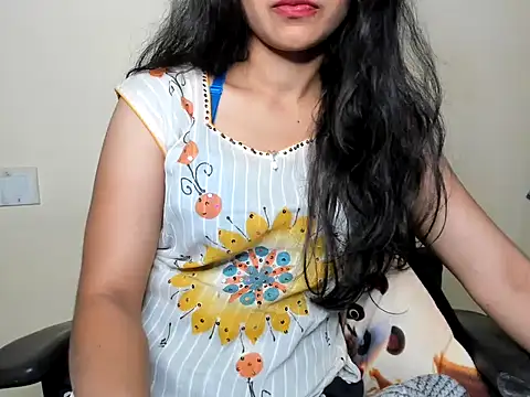 Queen-Bee143 online show from 03-16-26, 06:06