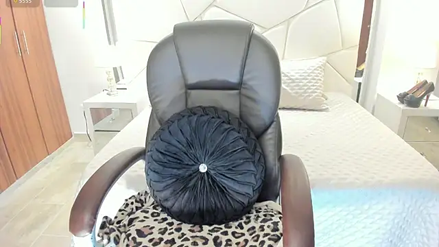 Snapshot of Natasha_Kiim_ chatting on 06-05-26, 05:01 Natasha Kiim online show from 06-05-26, 05:01