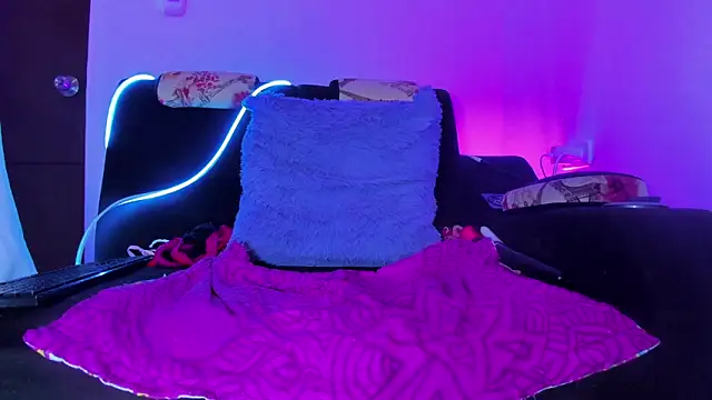 naty hot4uu online show from 02-19-26, 03:20