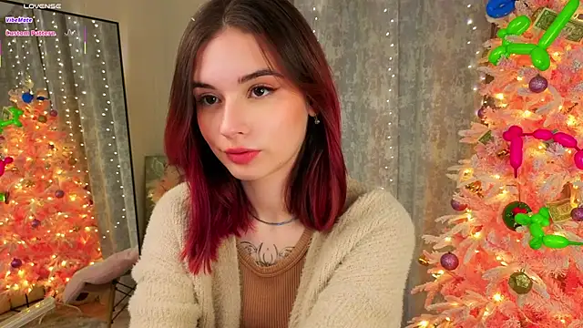 LunaraRada online show from 01-12-26, 05:42