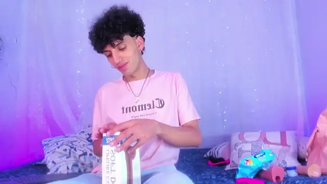 Snapshot of josesweet_ chatting on 10-01-25, 02:54 josesweet  online show from 10-01-25, 02:54