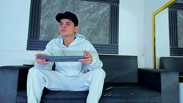 liam coleman25 online show from 02-19-26, 04:31