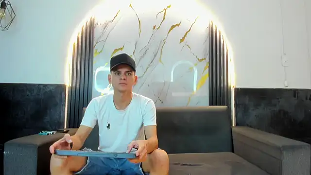 liam coleman25 online show from 02-08-26, 04:54