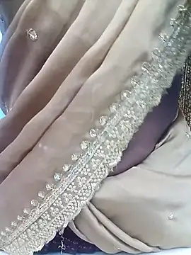 Snapshot of Oviya145 chatting on 09-27-25, 10:05 Oviya145 online show from 09-27-25, 10:05