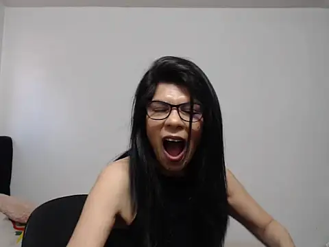 Snapshot of abrilsex23 chatting on 10-15-25, 07:33 abrilsex23 online show from 10-15-25, 07:33