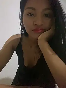 fenixzara online show from 10-08-25, 12:01