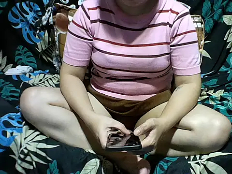 Ella marie14 online show from 12-18-25, 01:11