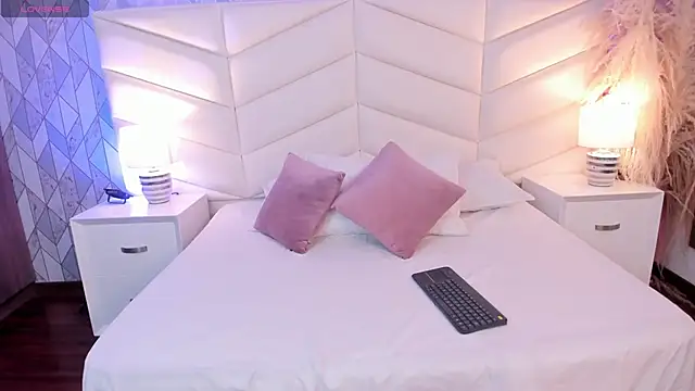 Charlotte hall  online show from 09-24-25, 03:46