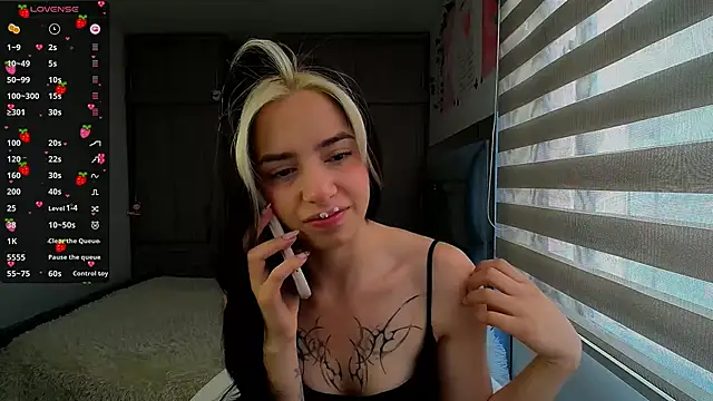 Kittyross online show from 11-20-25, 02:40