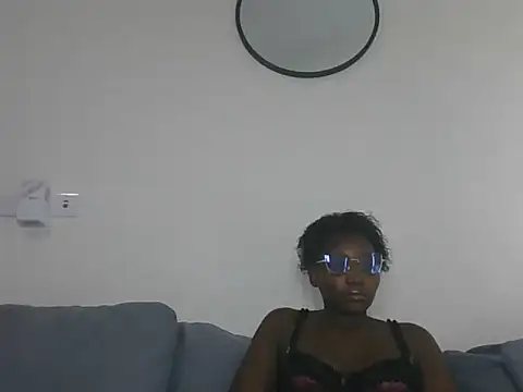 Snapshot of uniquebarbieprincess chatting on 10-03-25, 06:53 uniquebarbieprincess online show from 10-03-25, 06:53