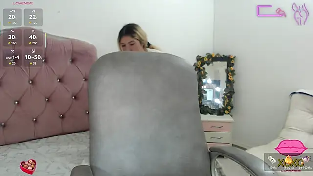 Snapshot of vanessa_21__ chatting on 10-18-25, 07:05 vanessa 21   online show from 10-18-25, 07:05