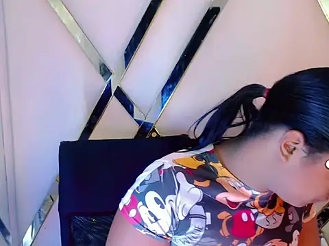 AuroraRoss online show from 10-21-25, 06:18