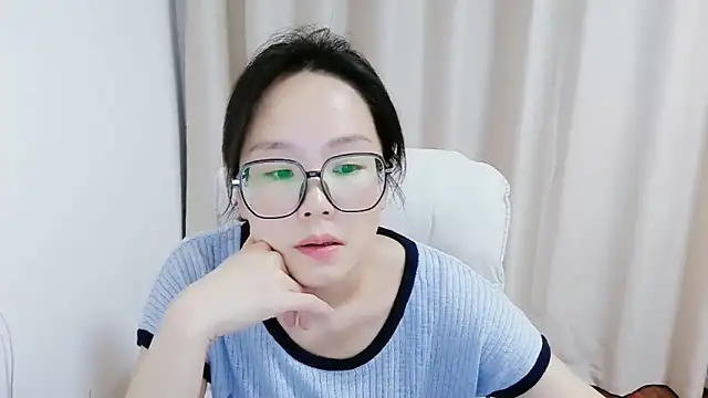 Snapshot of guai00 chatting on 06-07-26, 01:38 guai00 online show from 06-07-26, 01:38