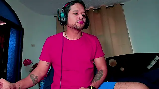 LucasGaeel online show from 11-18-25, 08:45